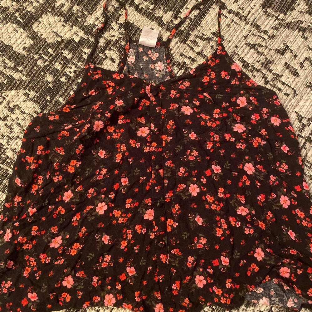 color: BLACK WITH RED AND PINK FLORAL PRINT | size: LARGE (11-13)